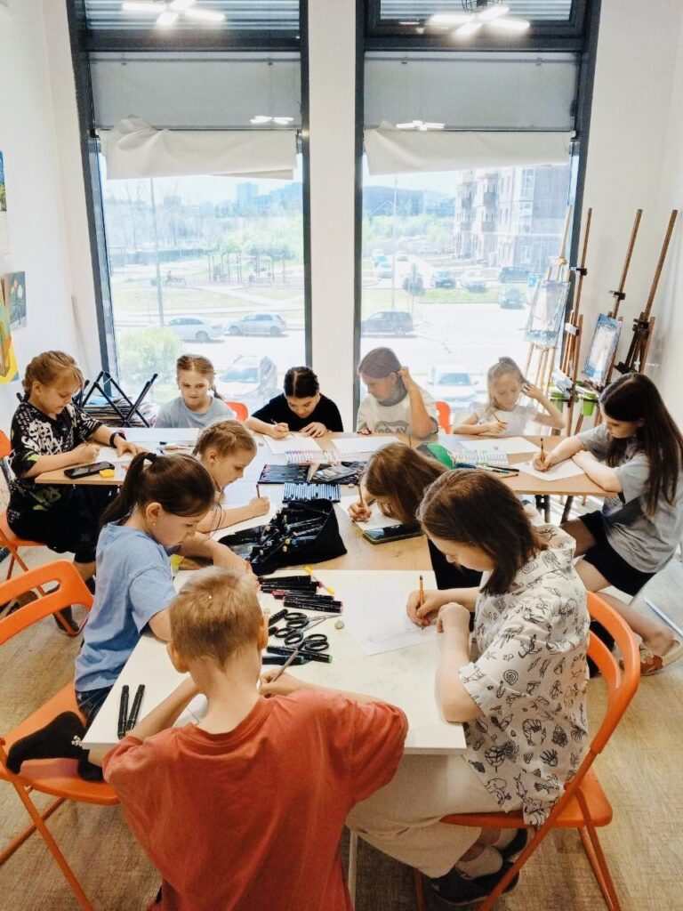 Урок рисования в художественной школе Тюмень